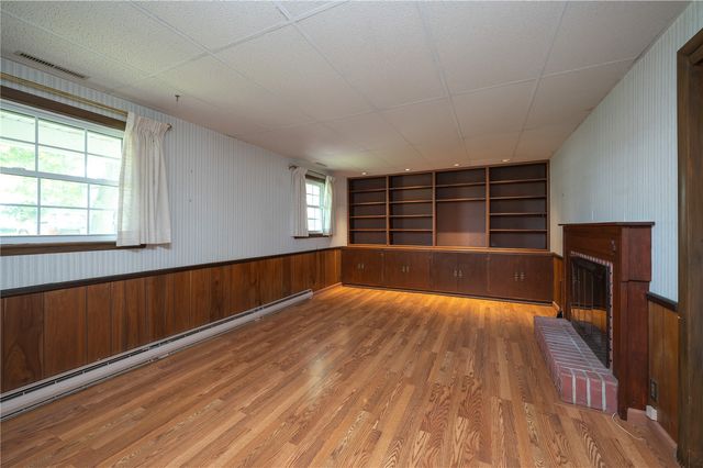 4400 Indian Creek Road, Marion, IA 52302
