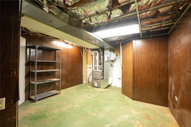 4400 Indian Creek Road, Marion, IA 52302