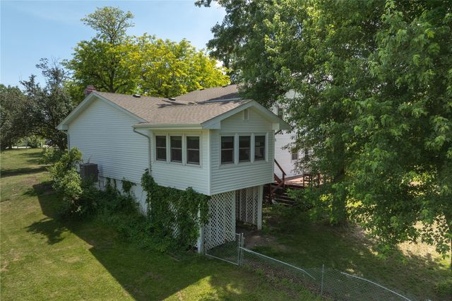 4400 Indian Creek Road, Marion, IA 52302