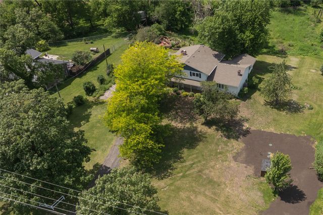 4400 Indian Creek Road, Marion, IA 52302