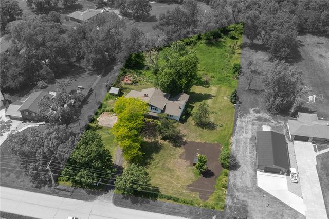 4400 Indian Creek Road, Marion, IA 52302