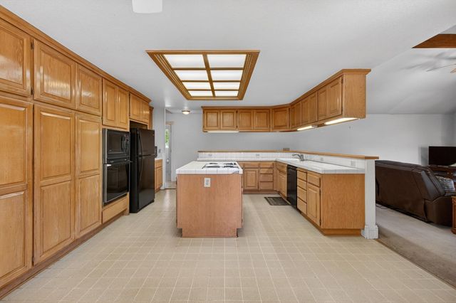 7013 Cedar Oaks Dr, Granite Bay, CA 95746