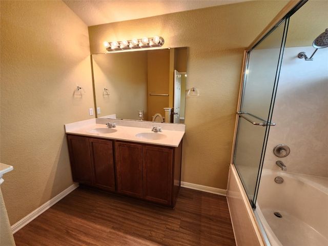 107 Lavaca LOOP, Hutto, TX 78634