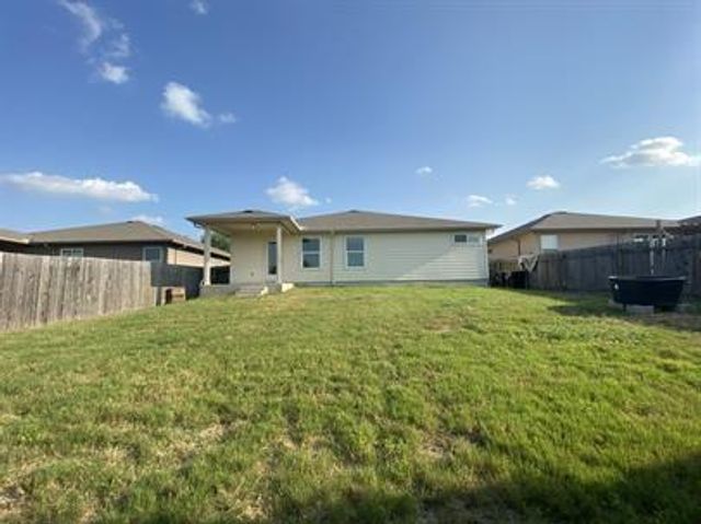 107 Lavaca LOOP, Hutto, TX 78634