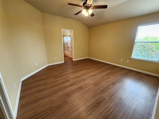 107 Lavaca LOOP, Hutto, TX 78634