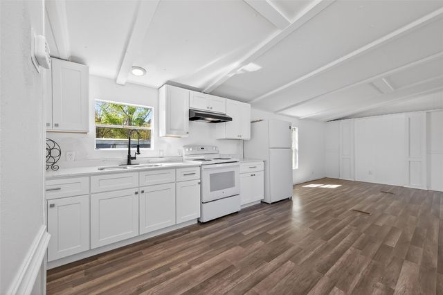 208 Yaupon Hbr, Onalaska, TX 77494