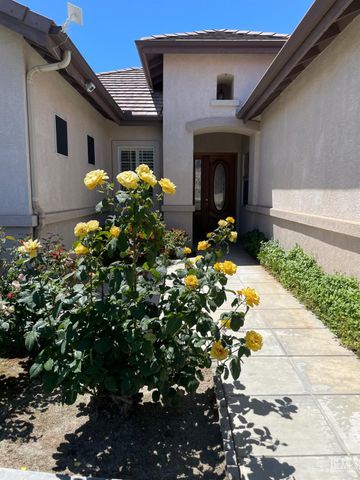 10011 Rosebud Avenue, Bakersfield, CA 93331