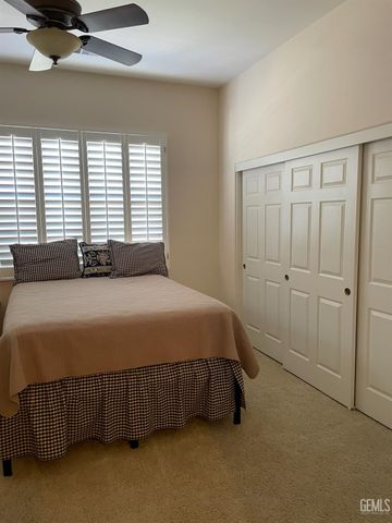 10011 Rosebud Avenue, Bakersfield, CA 93331