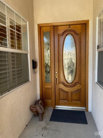10011 Rosebud Avenue, Bakersfield, CA 93331