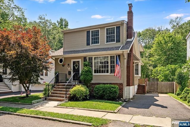 15 Oak Street, Hillsdale, NJ 07642