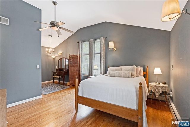 15 Oak Street, Hillsdale, NJ 07642