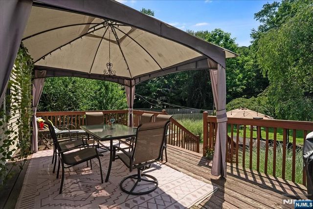 15 Oak Street, Hillsdale, NJ 07642