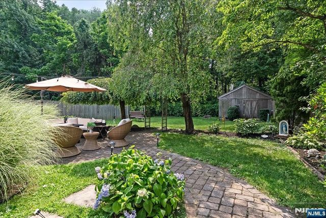 15 Oak Street, Hillsdale, NJ 07642