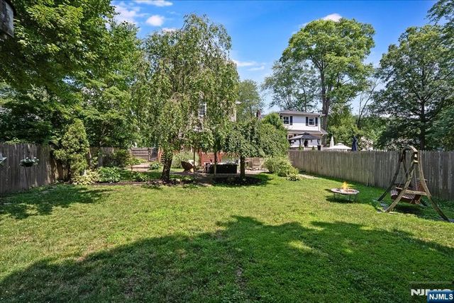 15 Oak Street, Hillsdale, NJ 07642
