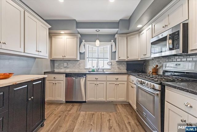 15 Oak Street, Hillsdale, NJ 07642