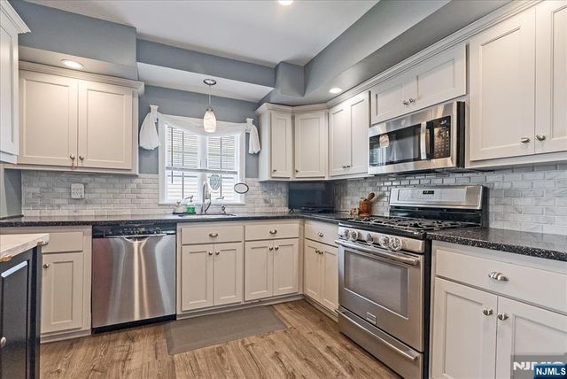 15 Oak Street, Hillsdale, NJ 07642