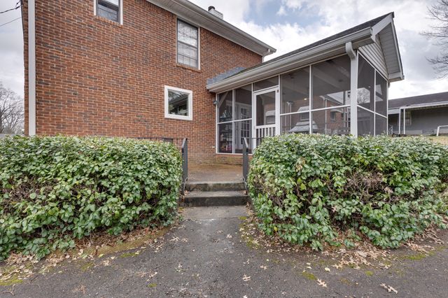 206 W Marthona Rd, Madison, TN 37115