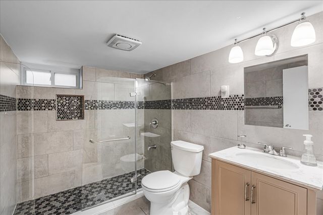 67-100 Dartmouth Street, New York City, NY 11375