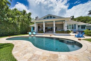 2201 Beacon LN, Naples, FL 34103