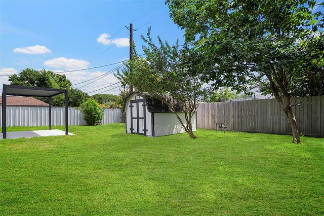 1818 Watercrest Drive, Houston, TX 77008
