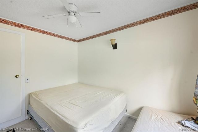 10 S Imperial Drive, Alabaster, MI 48763