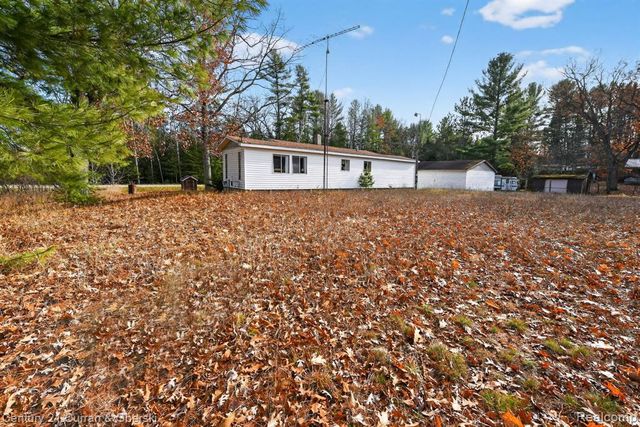 10 S Imperial Drive, Alabaster, MI 48763