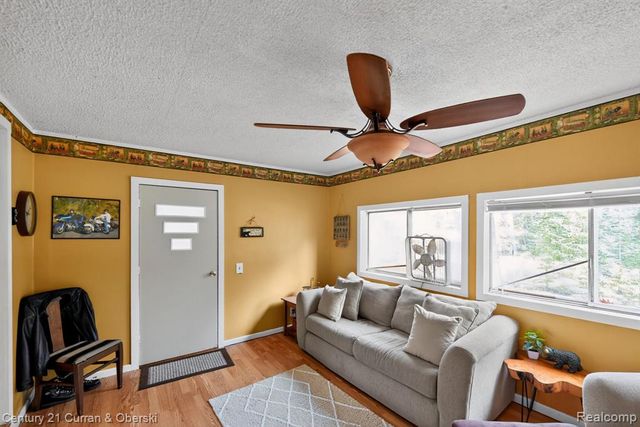 10 S Imperial Drive, Alabaster, MI 48763