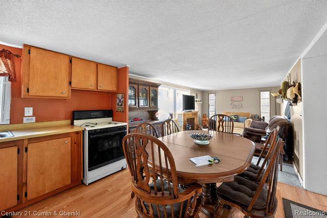 10 S Imperial Drive, Alabaster, MI 48763