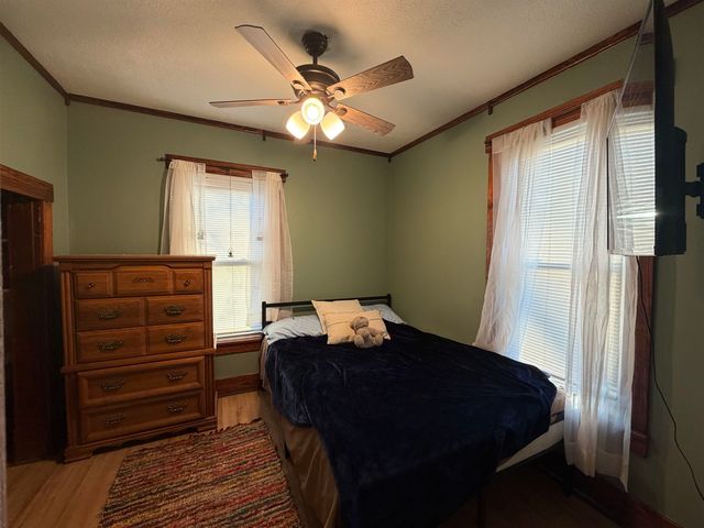 855 S 5th St, Salina, KS 67401