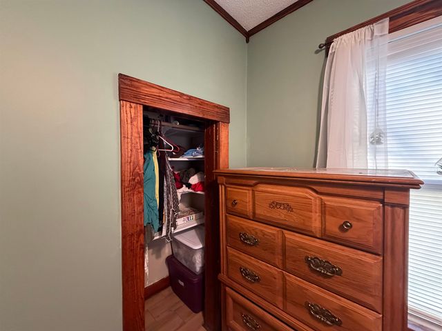 855 S 5th St, Salina, KS 67401