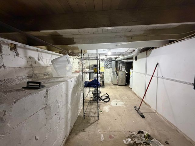 855 S 5th St, Salina, KS 67401