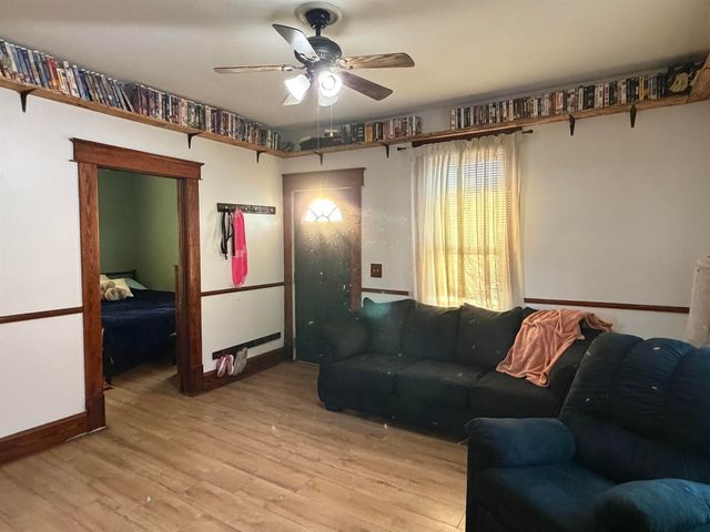 855 S 5th St, Salina, KS 67401