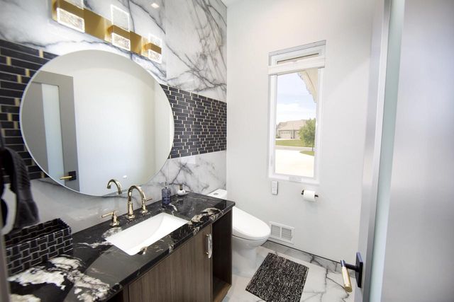 10874 N Tartan COURT, Mequon, WI 53097