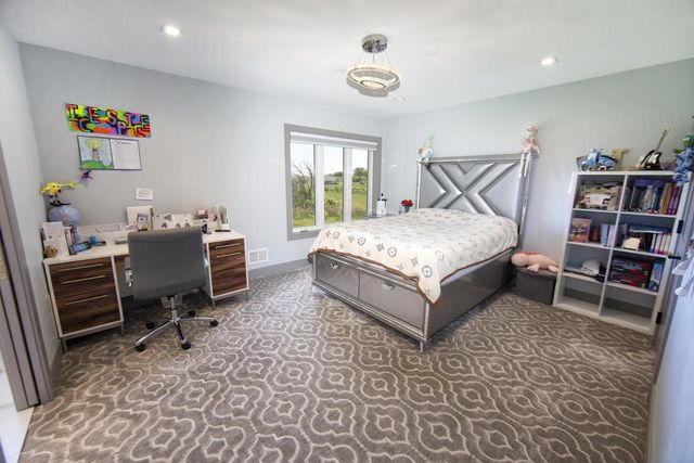 10874 N Tartan COURT, Mequon, WI 53097