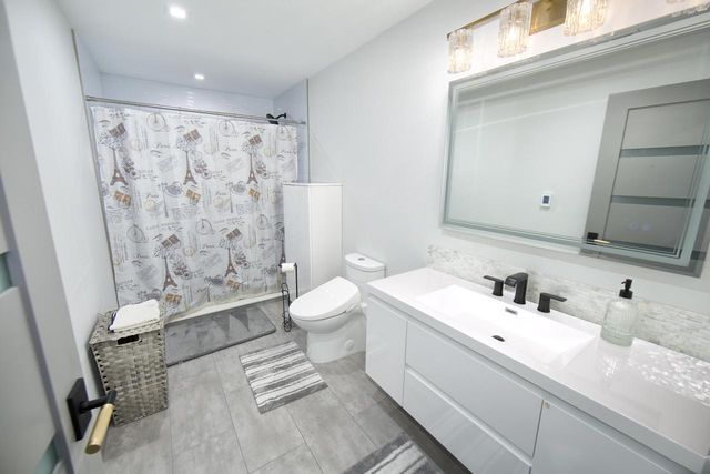 10874 N Tartan COURT, Mequon, WI 53097