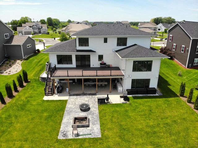 10874 N Tartan COURT, Mequon, WI 53097