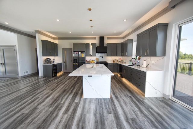 10874 N Tartan COURT, Mequon, WI 53097