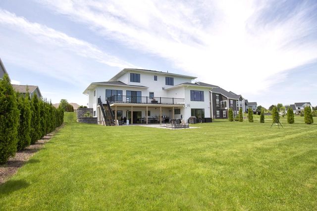 10874 N Tartan COURT, Mequon, WI 53097