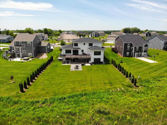 10874 N Tartan COURT, Mequon, WI 53097