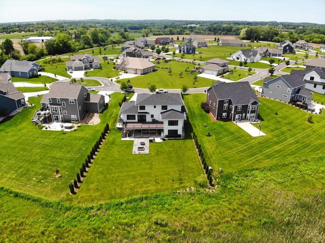 10874 N Tartan COURT, Mequon, WI 53097