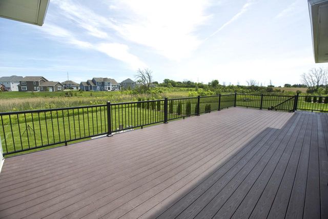 10874 N Tartan COURT, Mequon, WI 53097