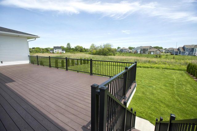 10874 N Tartan COURT, Mequon, WI 53097