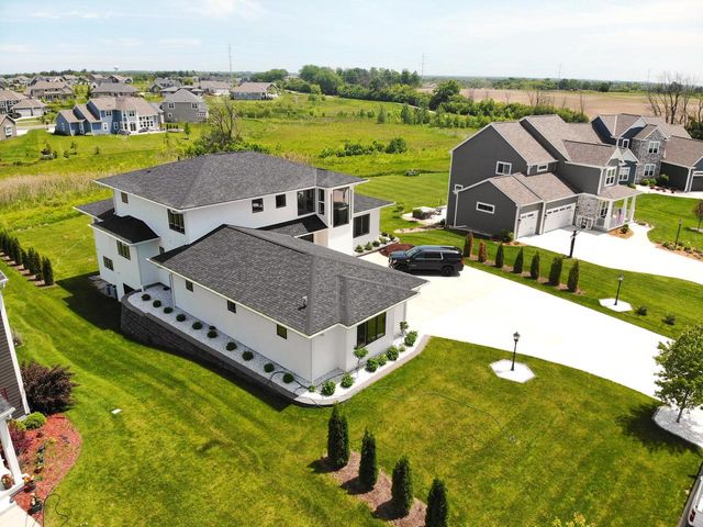 10874 N Tartan COURT, Mequon, WI 53097