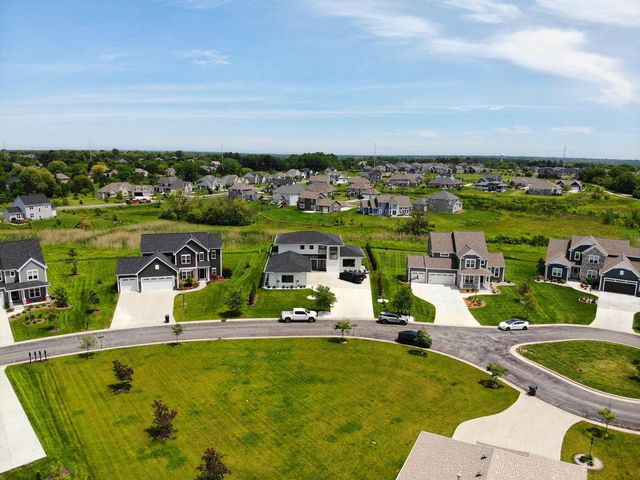 10874 N Tartan COURT, Mequon, WI 53097