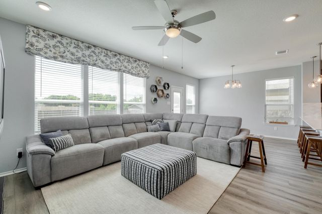 119 W Point WAY, Elgin, TX 78621