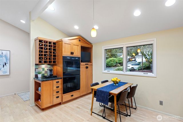 5716 141st Place SE, Bellevue, WA 98006