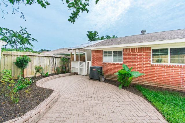 12906 Southspring Drive, Houston, TX 77047
