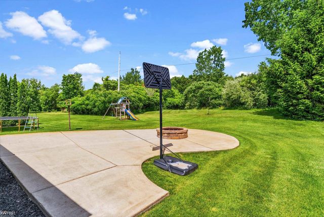 16355 Red Fox Trail, Fenton Twp, MI 48451