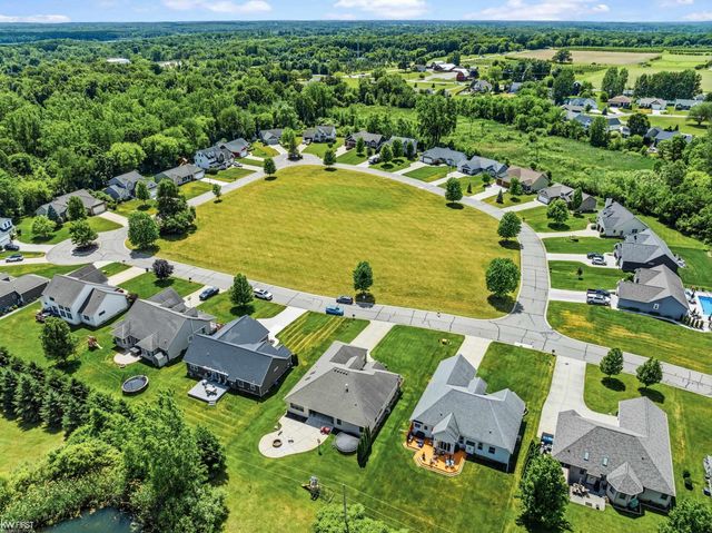 16355 Red Fox Trail, Fenton Twp, MI 48451