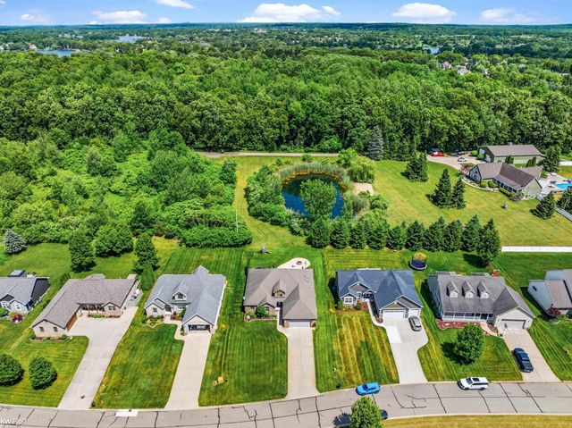 16355 Red Fox Trail, Fenton Twp, MI 48451